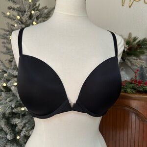 Victoria’s Secret Black Push-Up Bra | Plunge | Padded | Preowned